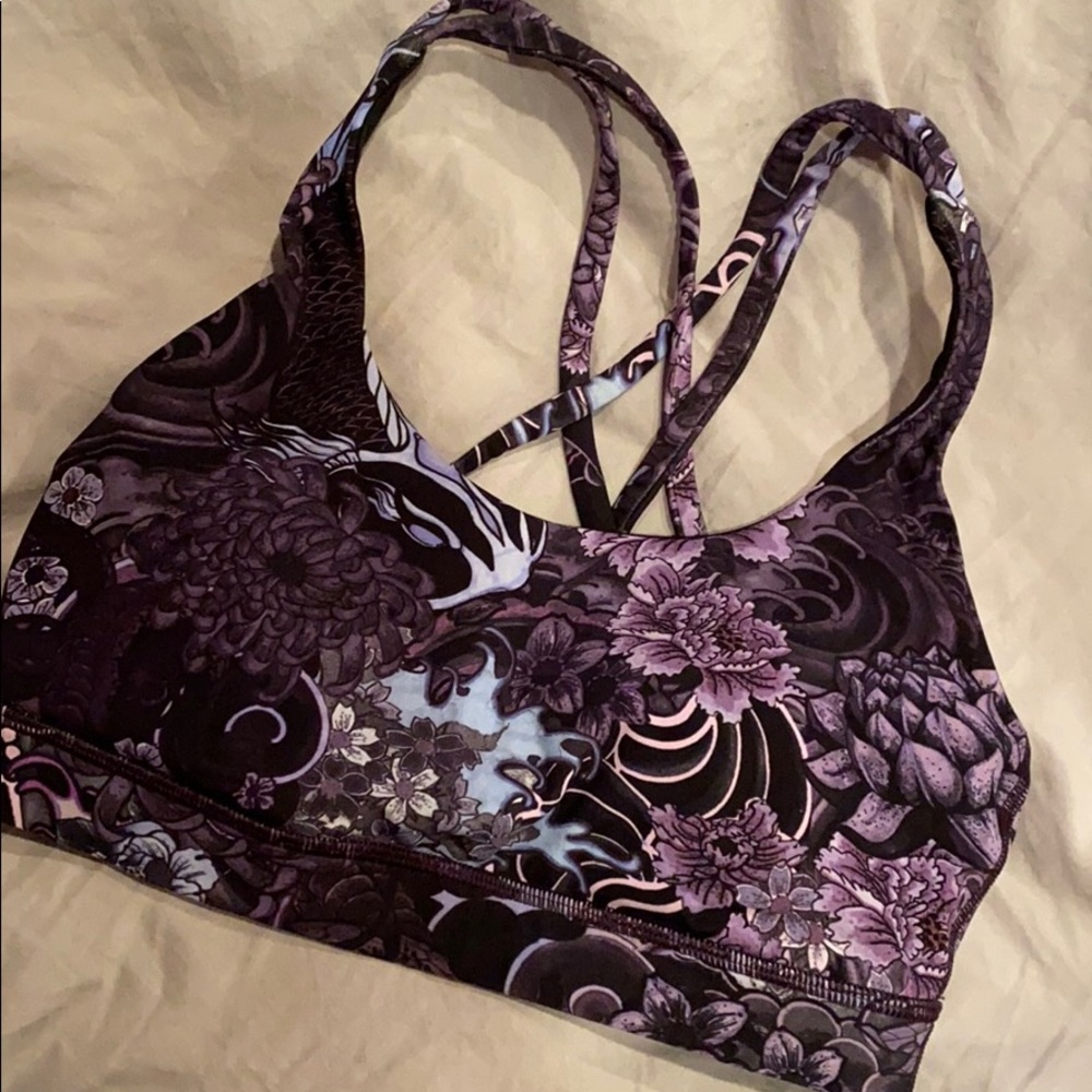 Lululemon sports bra